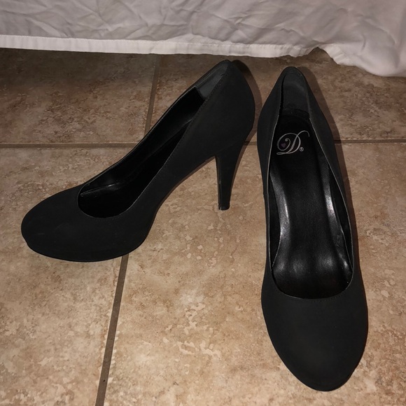 Black Soft Suede 4 Inch Heels Size 9 - Picture 1 of 6